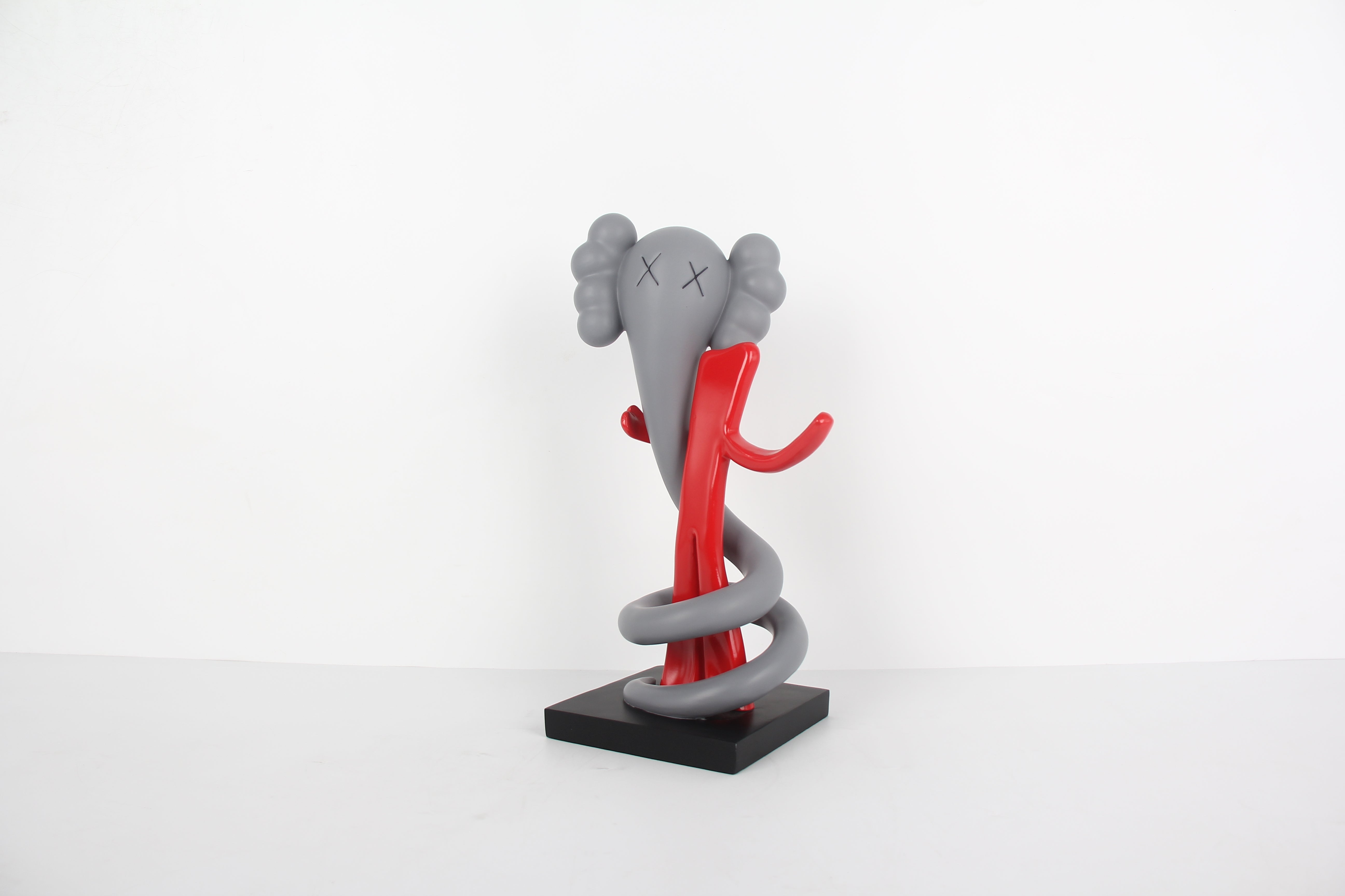 ARTISTIC KAWS SCULPTURE