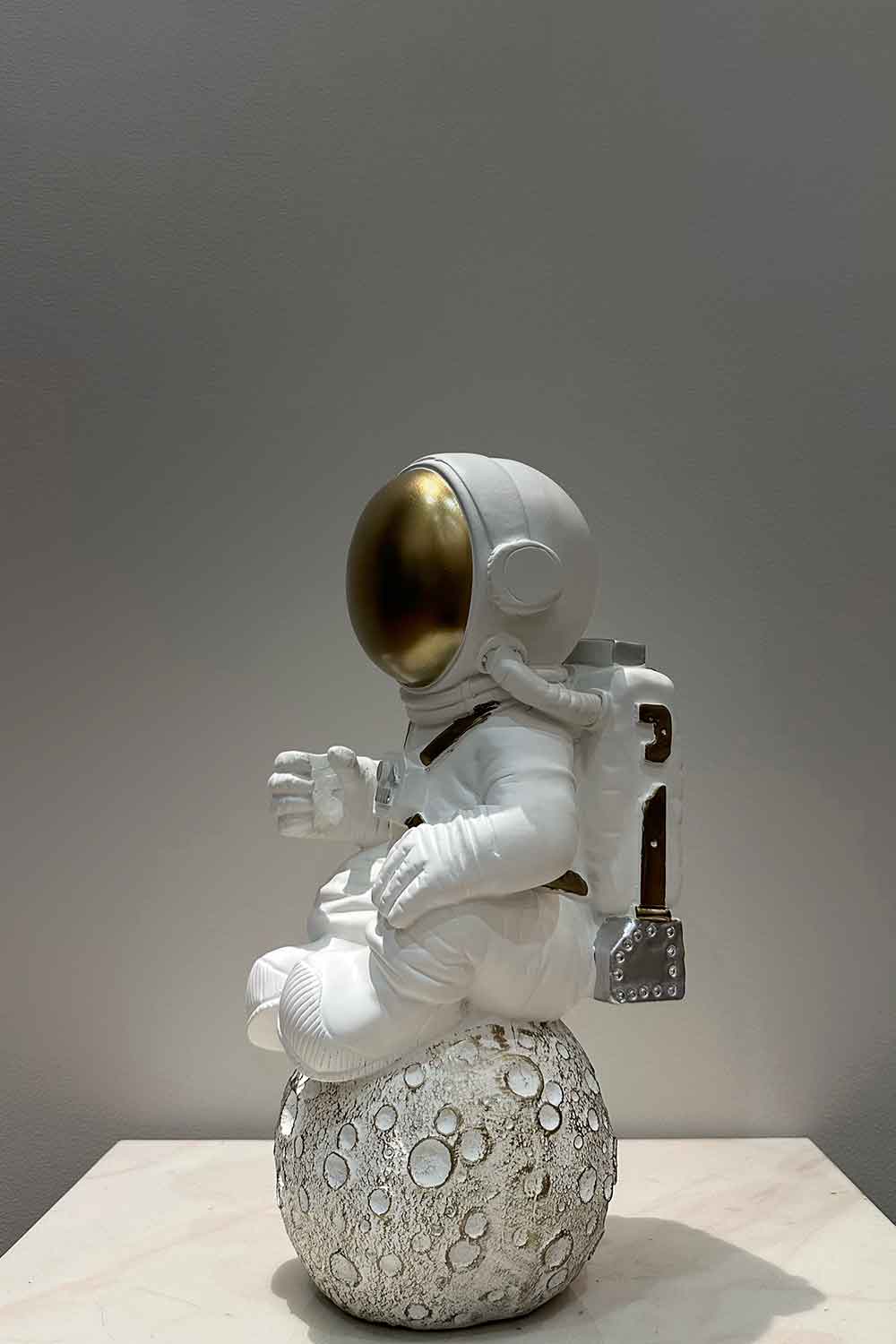 ASTRONAUT SCULPTURE